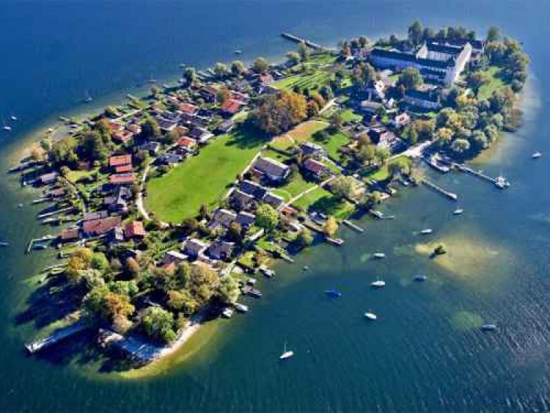 26._aerial_view_of_frauenchiemsee_island_germany_com_zps5hce1idc.jpg