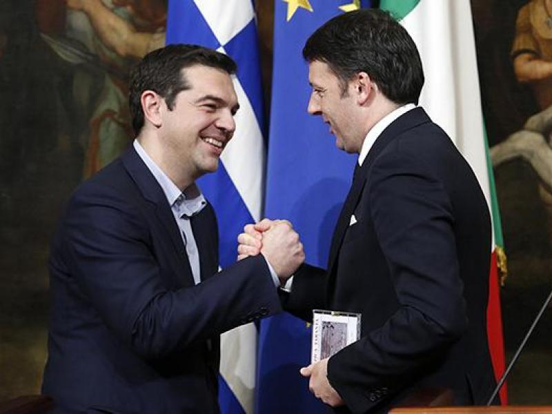 600x395_0402-renzi-tsipras-gifts2.jpg