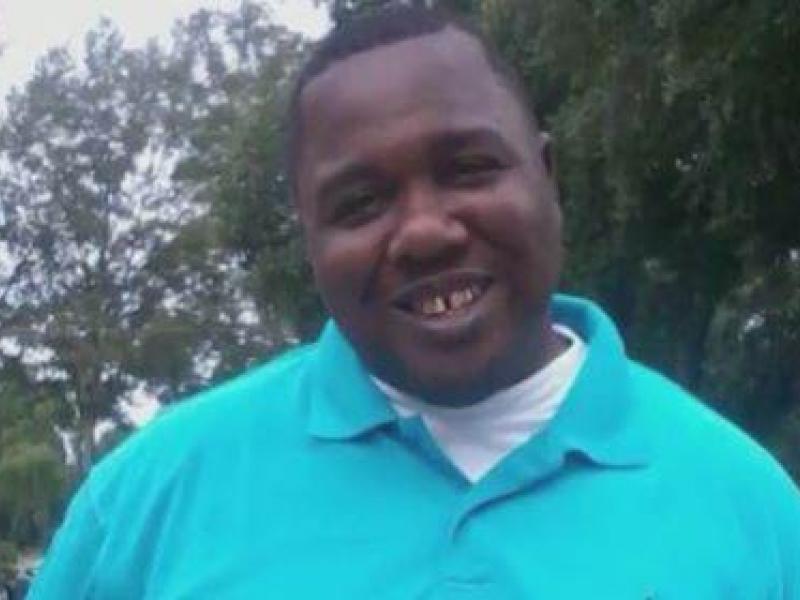 alton-sterling_aa36308581c2800f32f00bee0c1e6052.nbcnews-ux-2880-1000.jpg