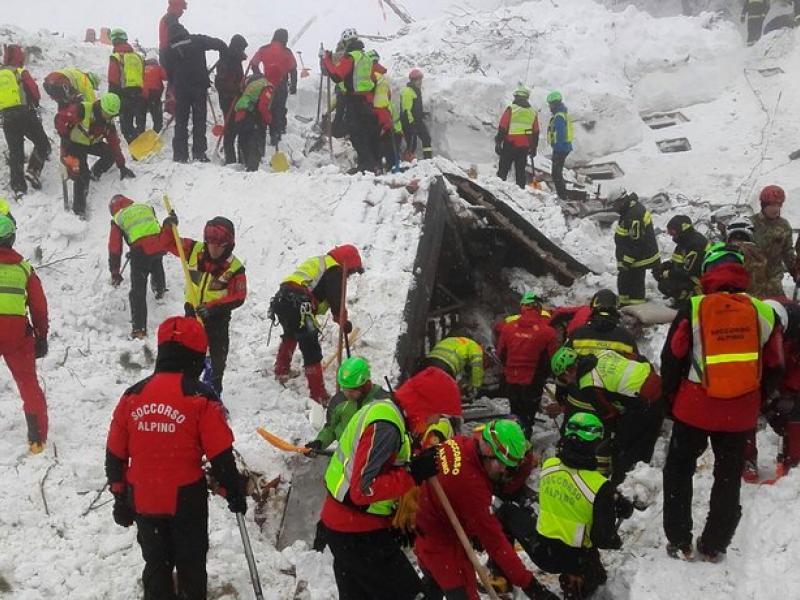 avalanche-death-toll-in-italy-reaches-5-as-search-of-hotel-rubble-continues.jpg