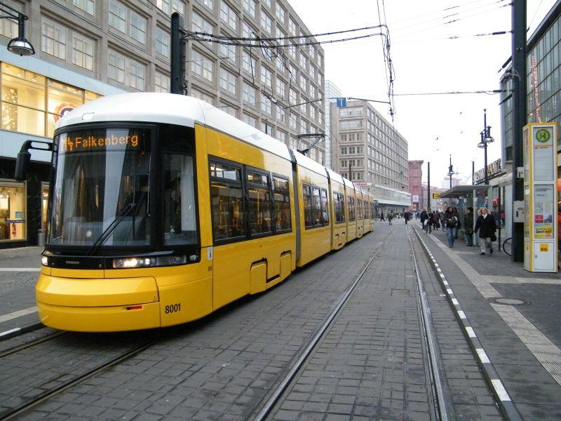 berlin_tram.jpg