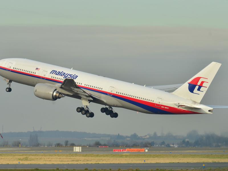 boeing_777-200er_malaysia_al_mas_9m-mro_-_msn_28420_404_9272090094.jpg