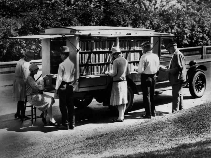 bookmobile-library-on-wheels_5.jpg