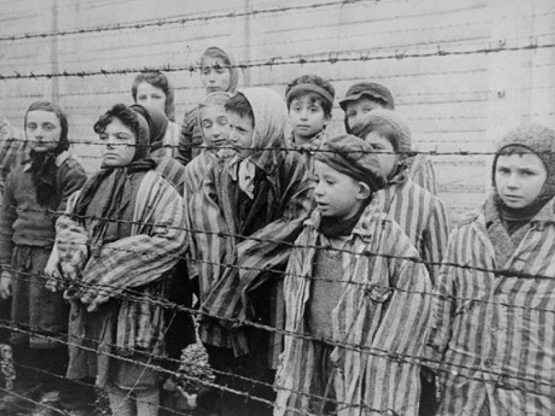 children_in_concentration_camp2_2.jpg