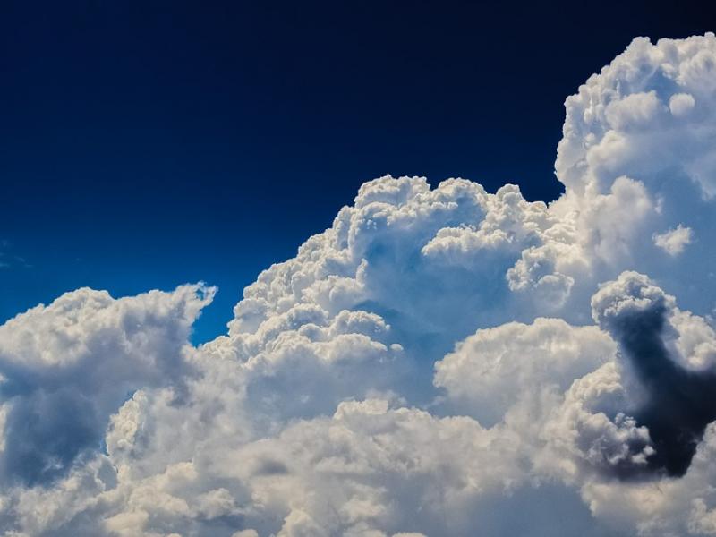 clouds-2329680_960_720.jpg