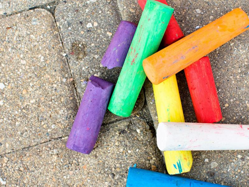 colorful-chalks-on-the-pa-005_12.jpg