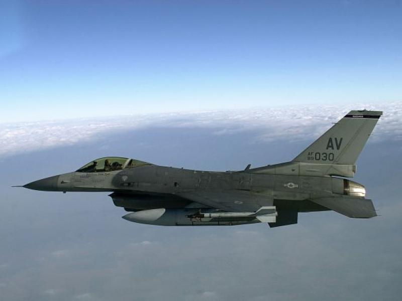 f-16.jpg