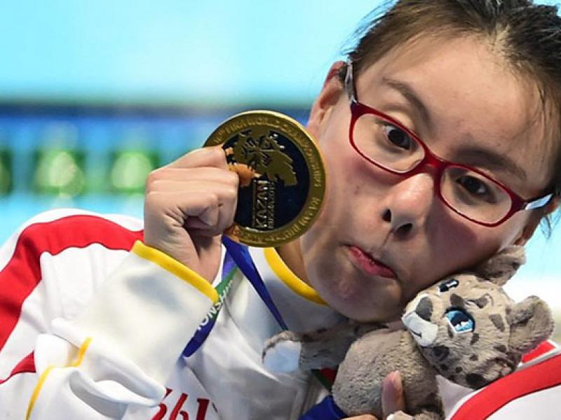 funny-geeky-china-swimmer-fu-yuanhui-rio-olympics-1.jpg