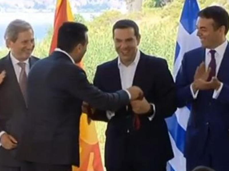 gravata_zaef_tsipras.jpg