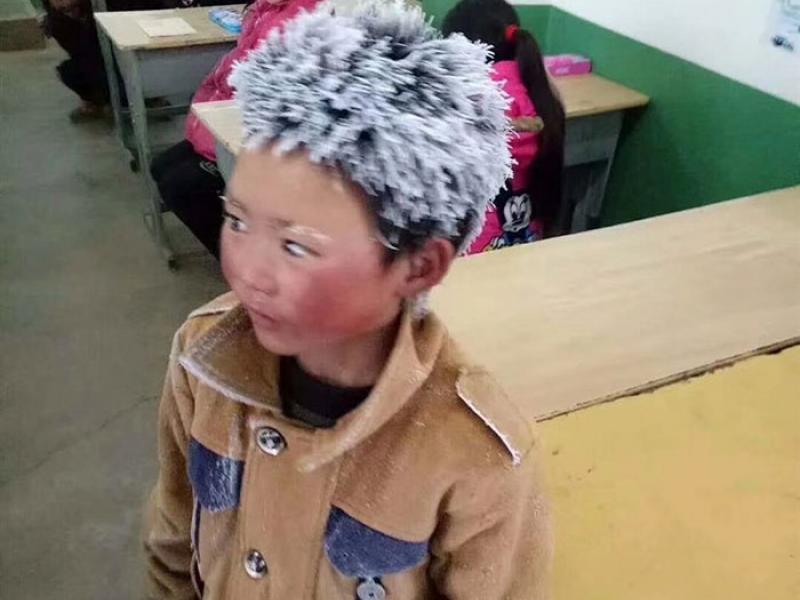 ice-boy-walk-freezing-cold-school-wang-fuman-china-1.jpg