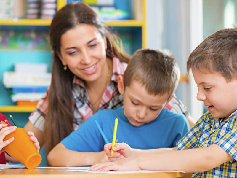 βρεφονηπιοκόμοι