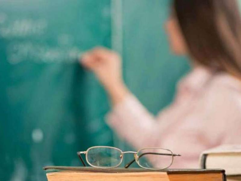 εκπαιδευτικοι