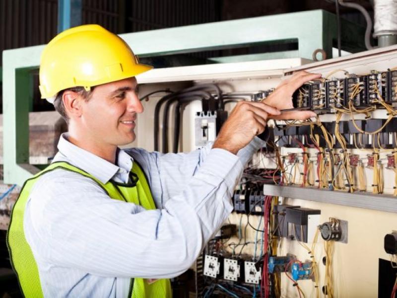 ηλεκτροτεχνιτες