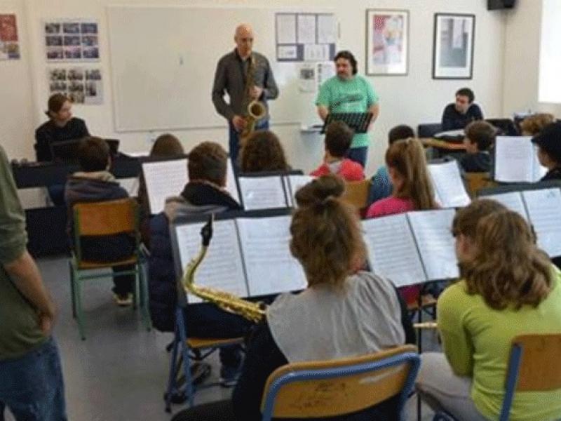 ΕΔΩ ΚΑΙ ΤΩΡΑ ΤΟ ΥΠΟΥΡΓΕΙΟ ΝΑ ΠΑΡΕΙ ΠΙΣΩ ΤΑ ΕΠΙΚΙΝΔΥΝΑ ΣΧΕΔΙΑ ΓΙΑ ΤΑ ΜΟΥΣΙΚΑ ΚΑΙ ΚΑΛΛΙΤΕΧΝΙΚΑ ΣΧΟΛΕΙΑ!