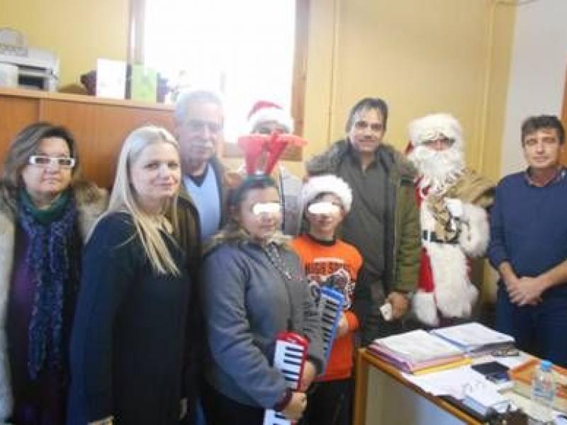 Δωρεά από το 3ο δημοτικό σχολείο Άμφισσας