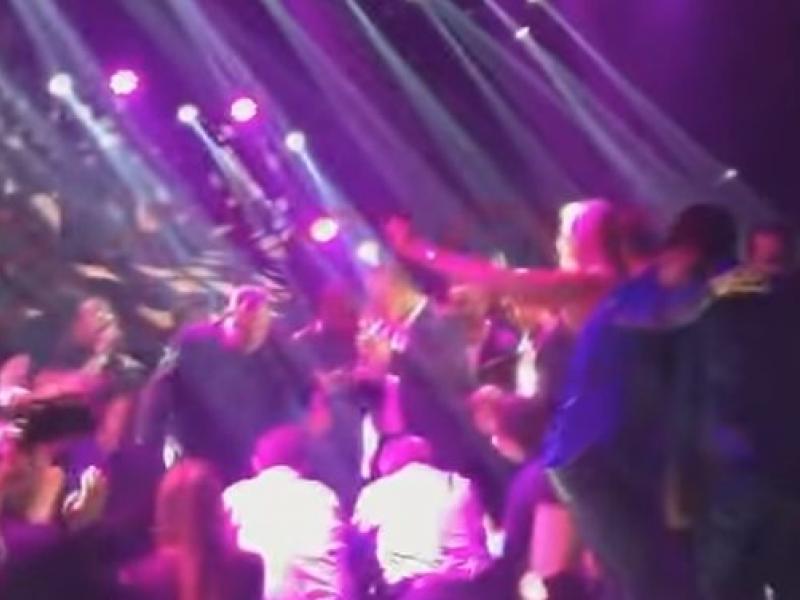 Στα μπουζούκια ο Πάνος Καμμένος