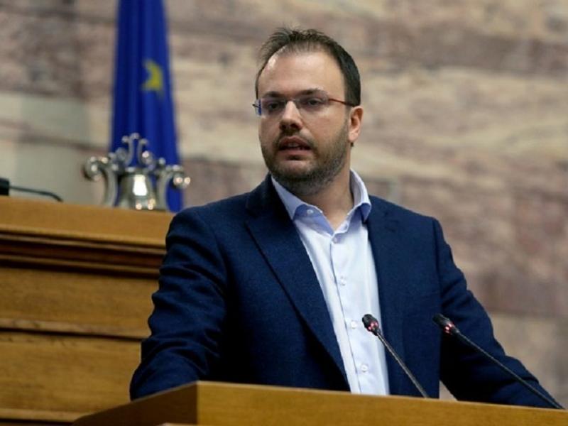 Θανάσης Θεοχαρόπουλος