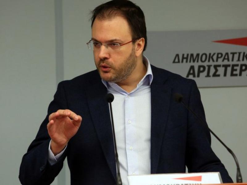 Θανάσης Θεοχαρόπουλος