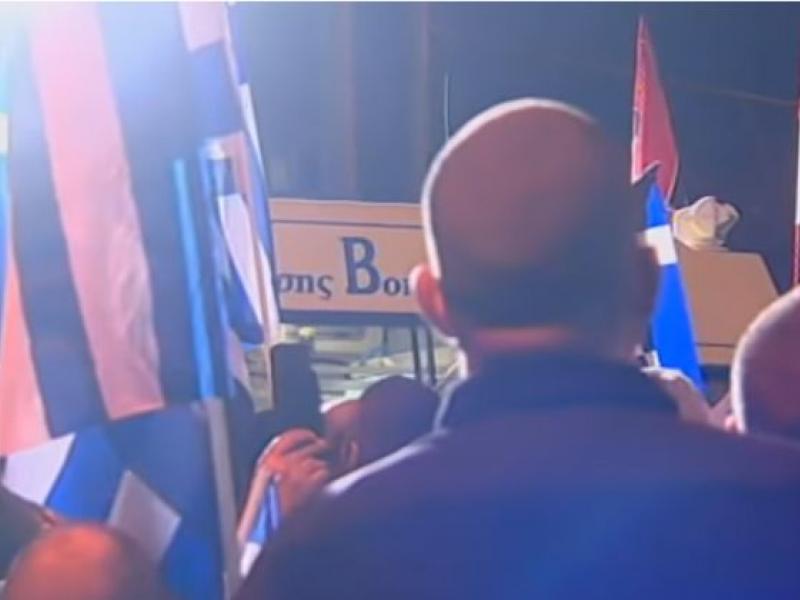 Ασθενοφόρο διακόπτει ομιλία του Νίκου Μιχαλολιάκου