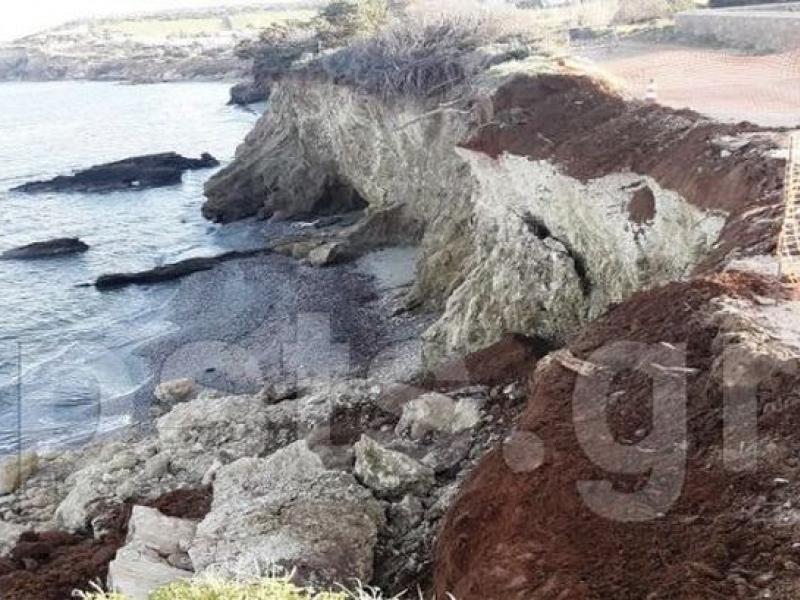 Κατέρρευσε δρόμος στην Πάρο