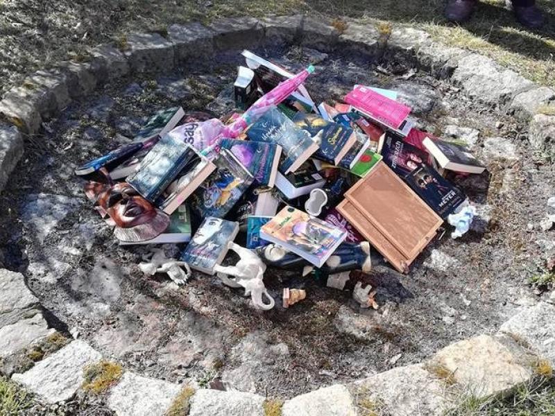 Φωτιά σε «απαγορευμένα» αντικείμενα