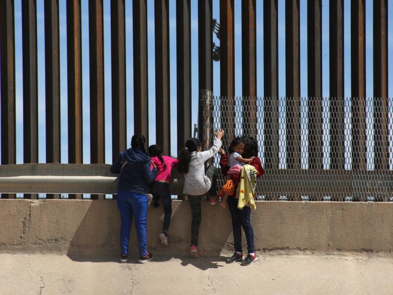 us mexico border immigrants