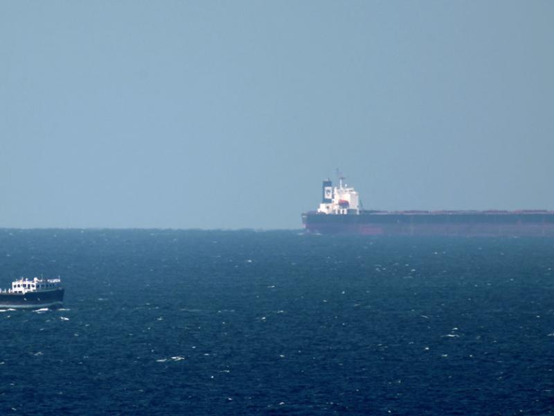 hormuz straits ships