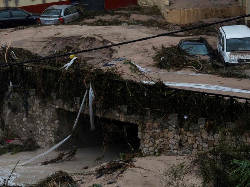 ispania nekroi plhmmyres