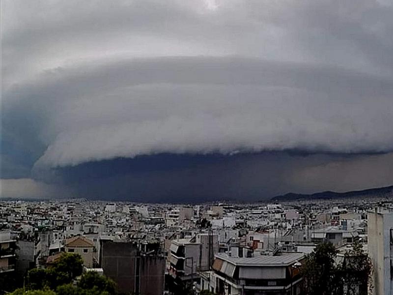 Shelf cloud