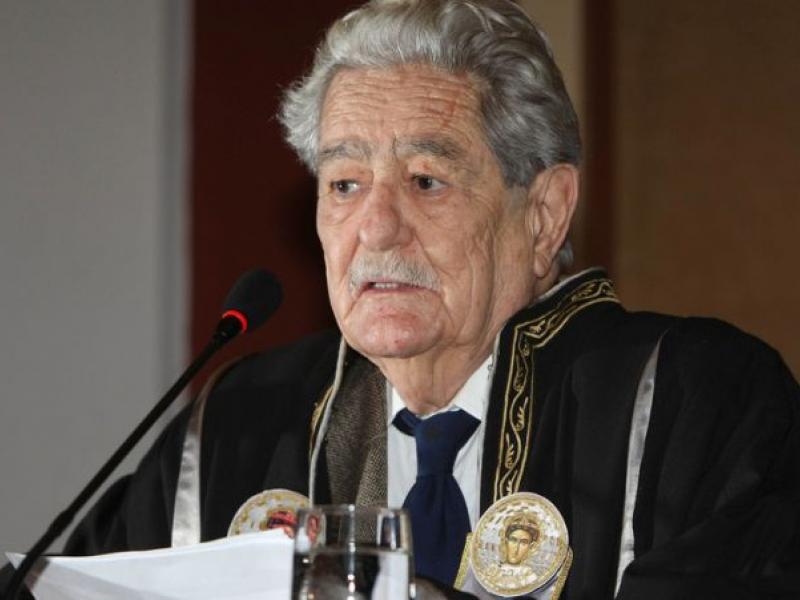 Κώστας Αξελός