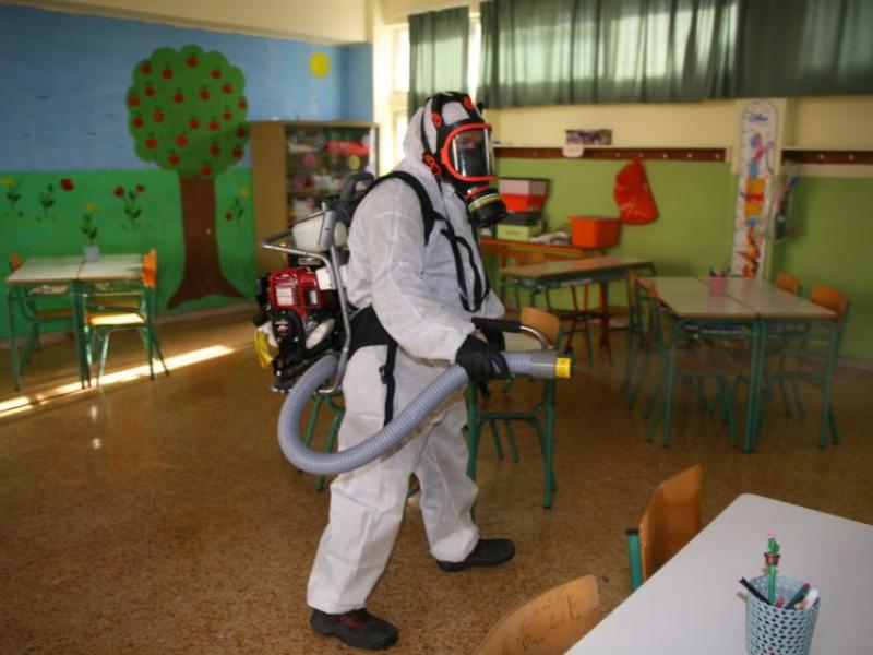 απολύμανση σχολείων από τον κορονοϊό