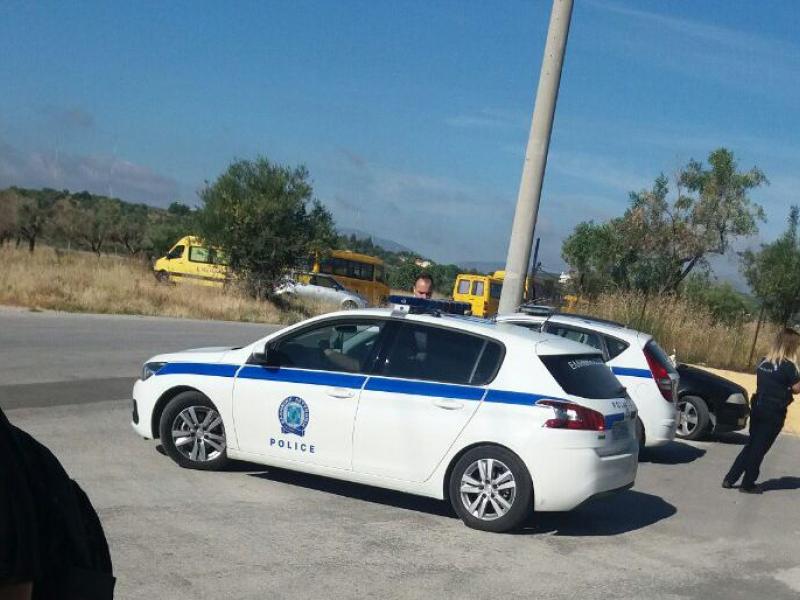 Αστυνομικές δυνάμεις σε ιδιωτικό σχολείο