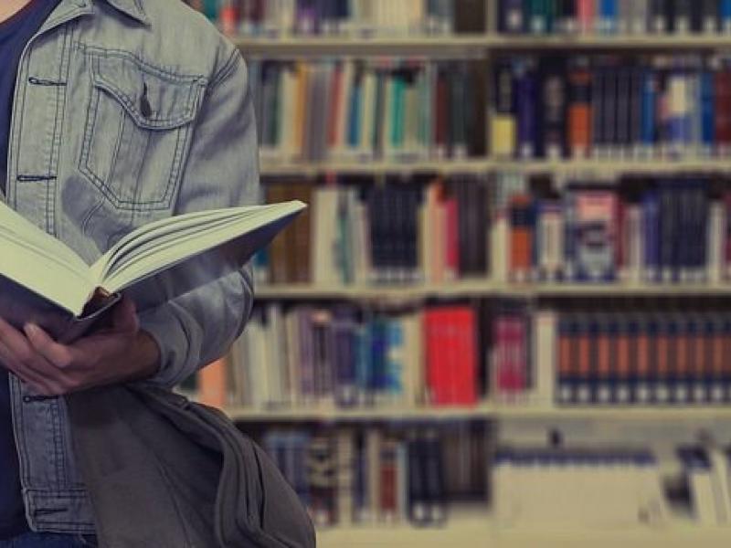 πανελλήνιες εξετάσεις, μαθητής, φοιτητής, βιβλιοθήκη, βιβλία