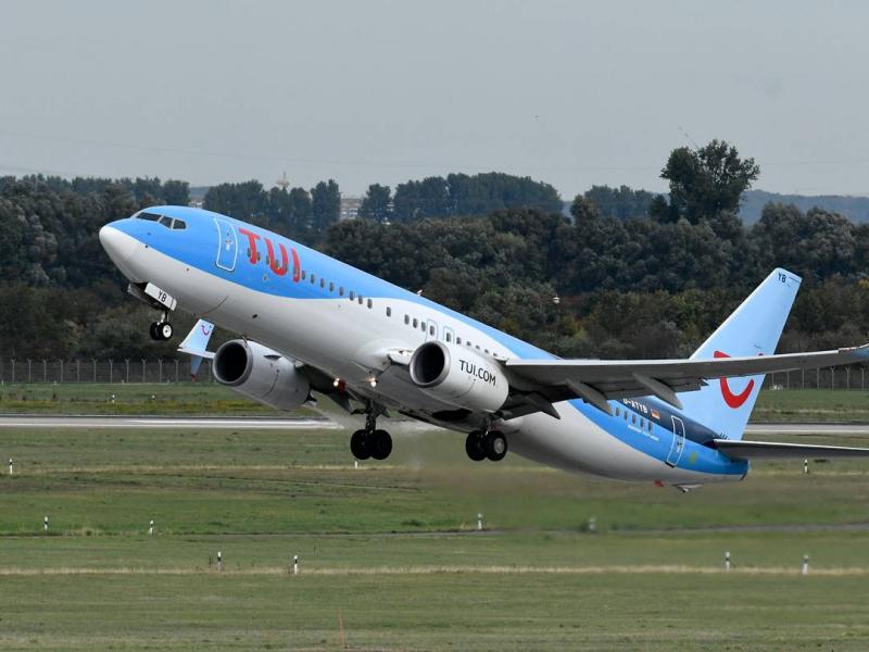 tui 737 800