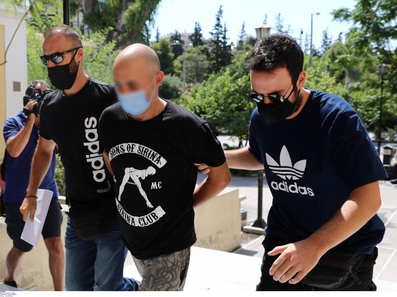 Ηλιούπολη - σύλληψη αστυνομικού