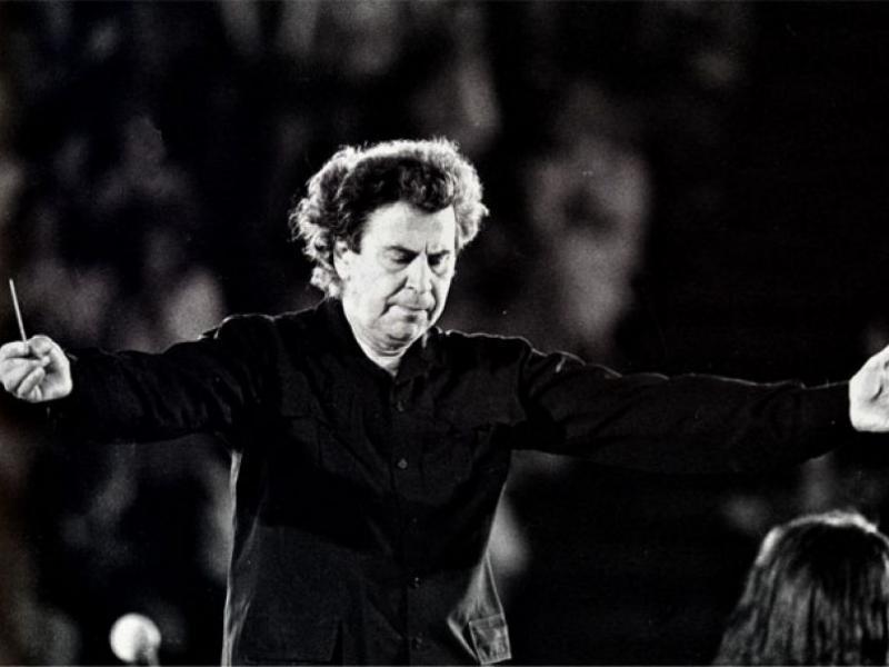 mikis-theodorakis.jpg