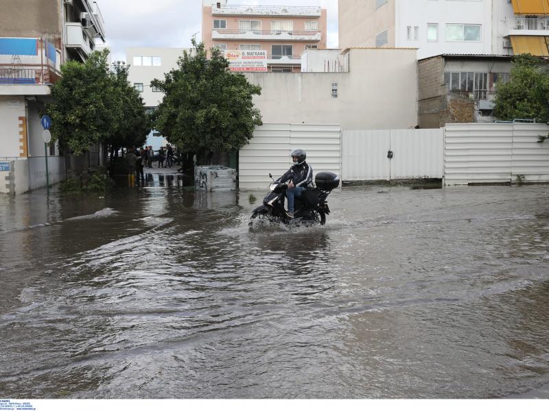 Πλημμύρα στον Κολωνό μετά την κακοκαιρία Μπάλλος