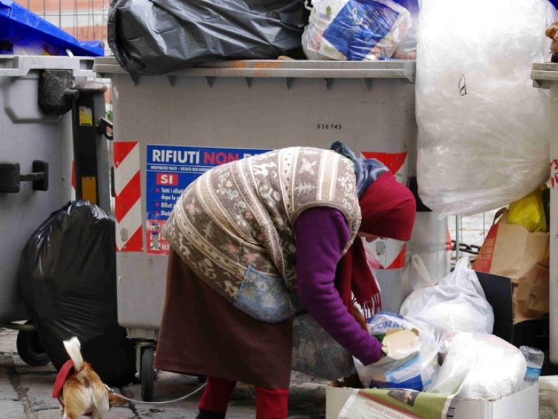 poveri-ditalia-a23258402.jpg