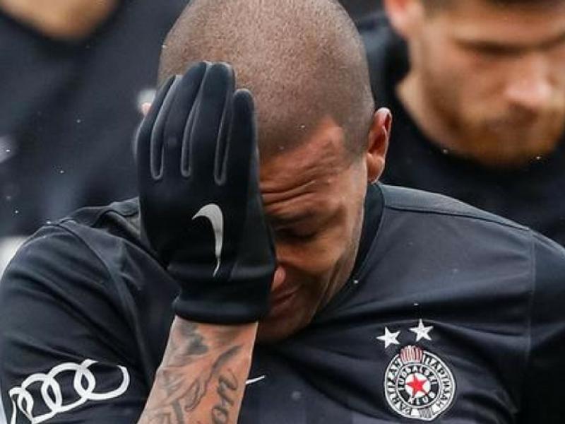 racism-partizan-belgrade-everton-luiz-cries-football-field.jpg