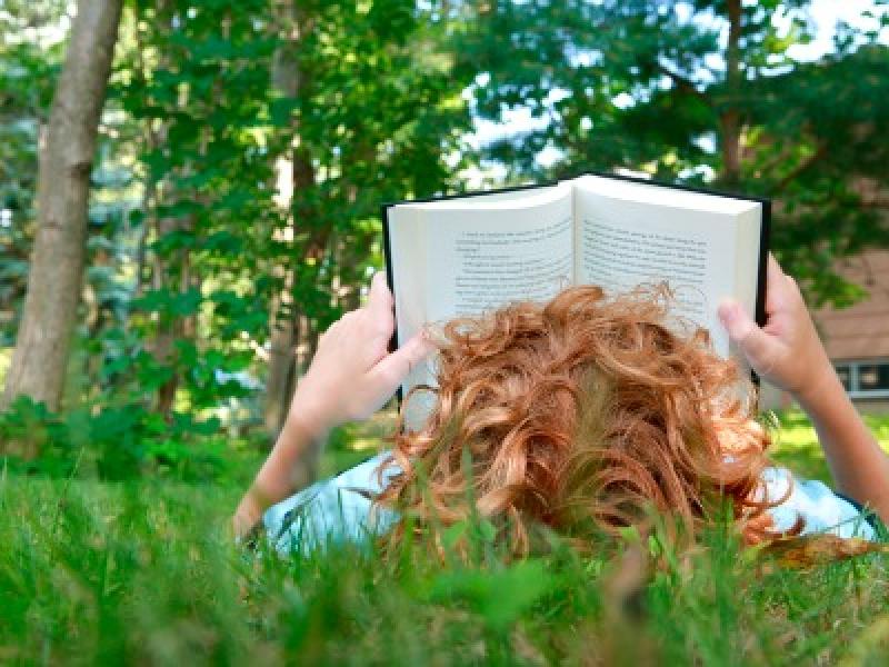 reading-outside_6.jpg