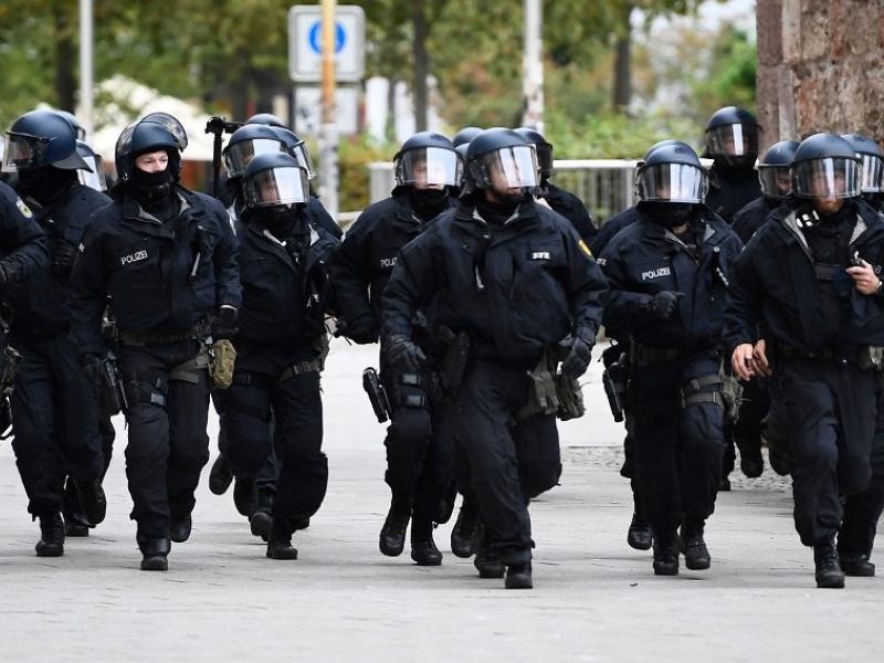 riot_police_germany753-1021x567.jpg
