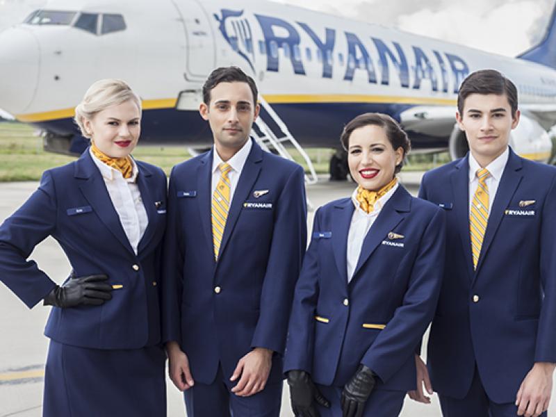 ryanair-cabin-crew_6.jpg