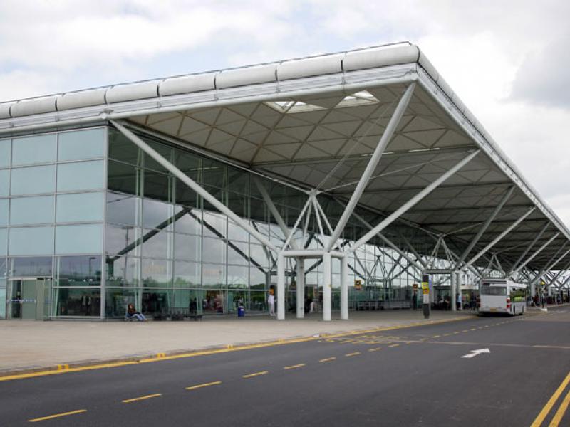 stanstedairport_cnt_9jun10_rex_b.jpg