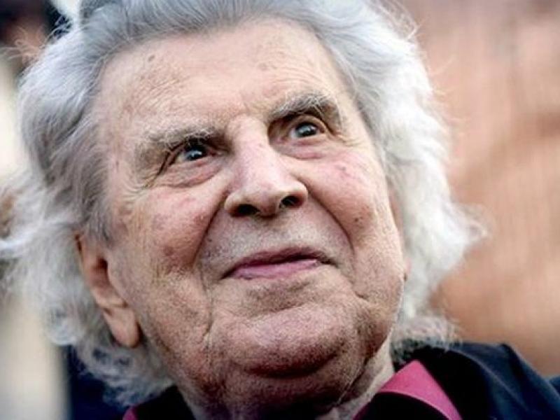 theodorakis_10.jpg