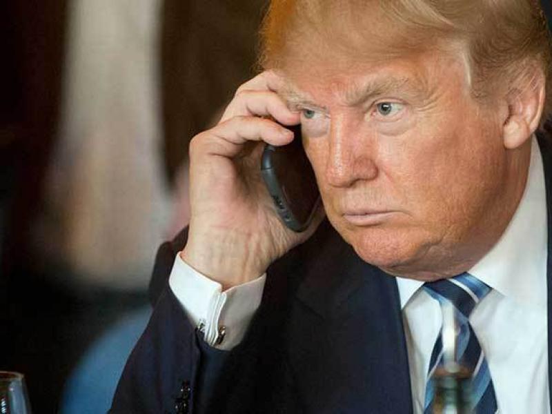 trump-still-old-fashioned-smartphone.jpg