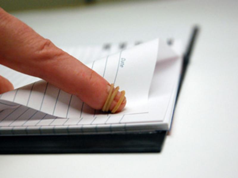 use-a-rubber-band-to-help-you-turn-stubborn-pages.jpg
