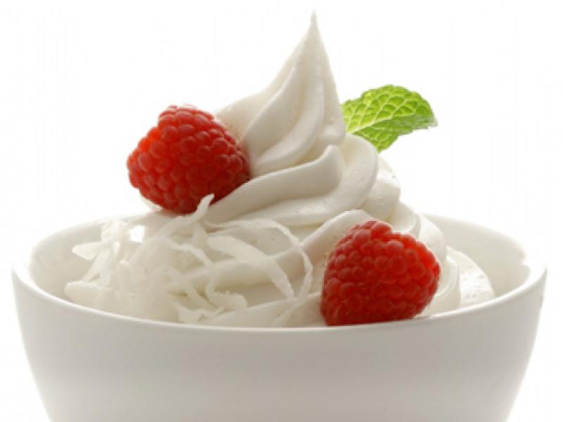 yoghurt-strawberrdgfgfsdfgfgies-900x900.jpg